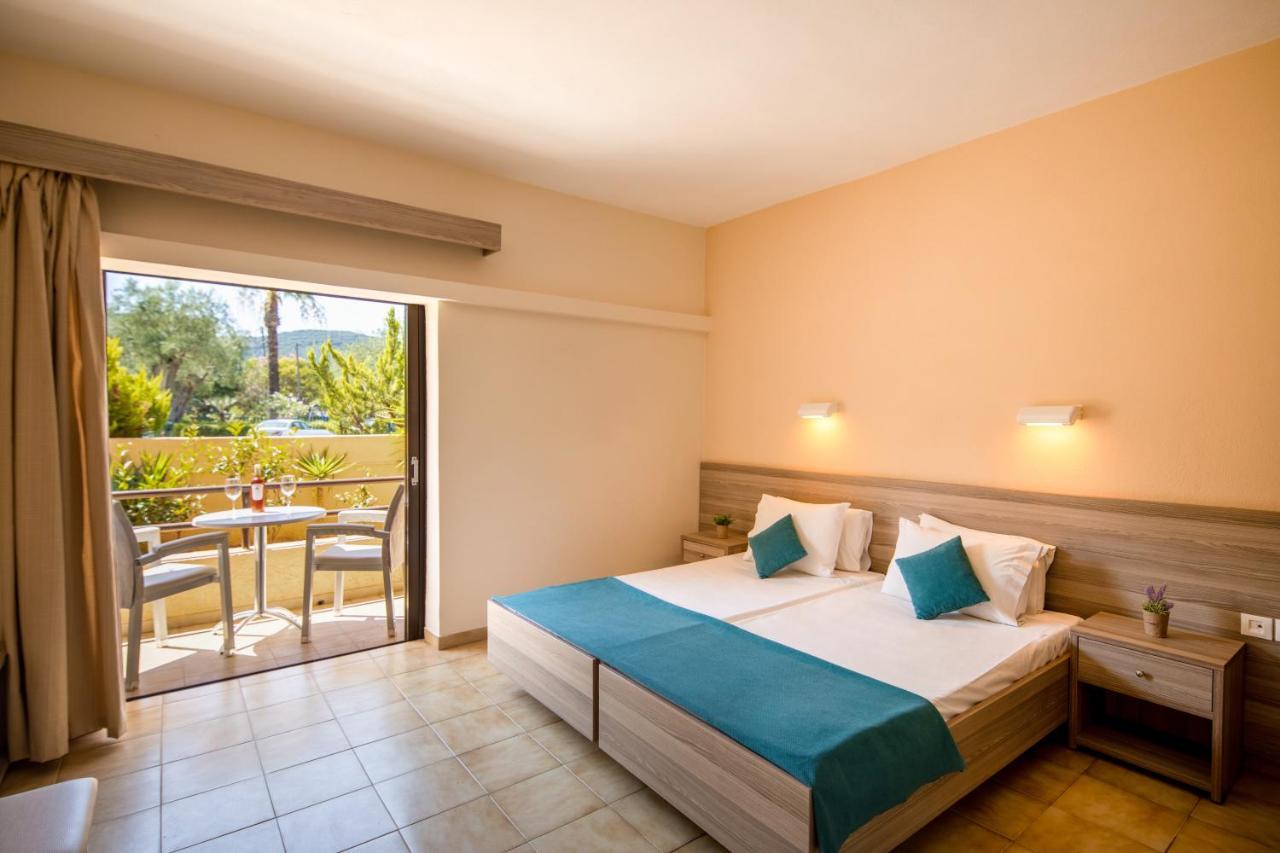 Hotel Rossis Mesongi Exterior photo