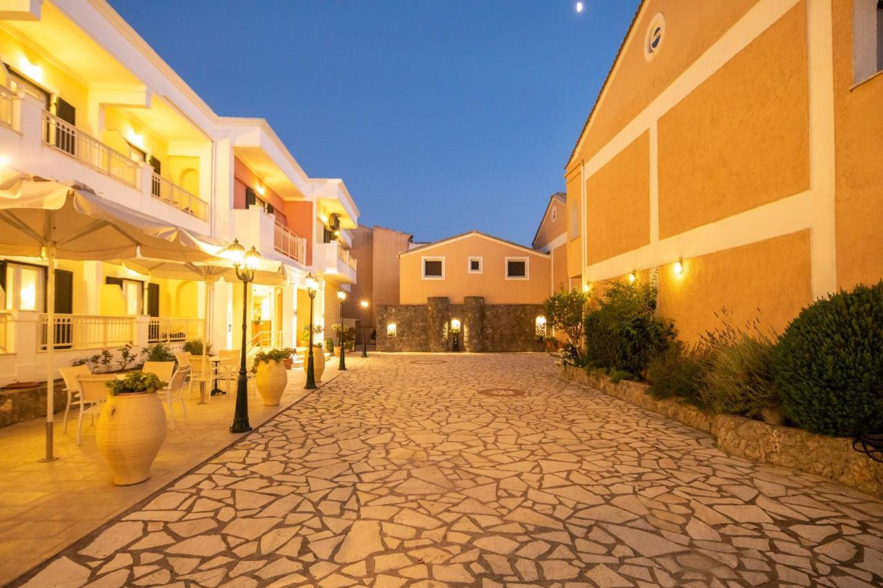 Hotel Rossis Mesongi Exterior photo